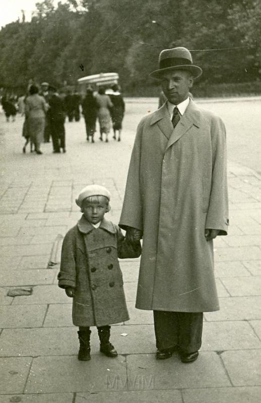 KKE 2108.jpg - Fot.Portret. Rodzina Gardziewicz. Pan Gardziewicz z synem Januszem Gardziewicz, Wilno, 8 III 1938 r.